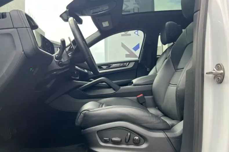 Porsche Cayenne din 2023 cu 43.400 km - oferta POR117585 - foto 5