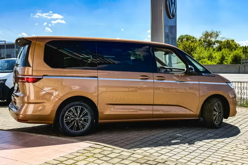 Volkswagen T7 Multivan din 2025 cu 1.250 km - oferta VOL117596 - foto 9