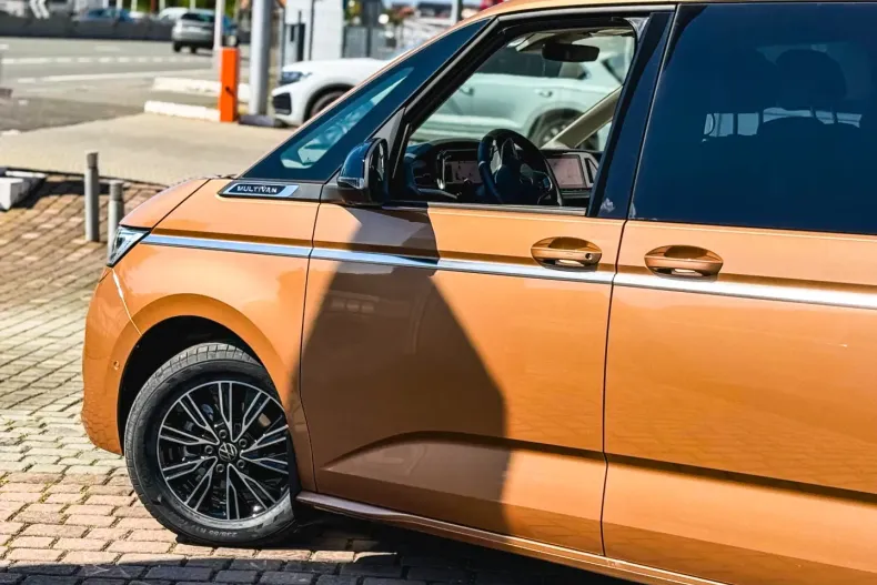 Volkswagen T7 Multivan din 2025 cu 1.250 km - oferta VOL117596 - foto 15