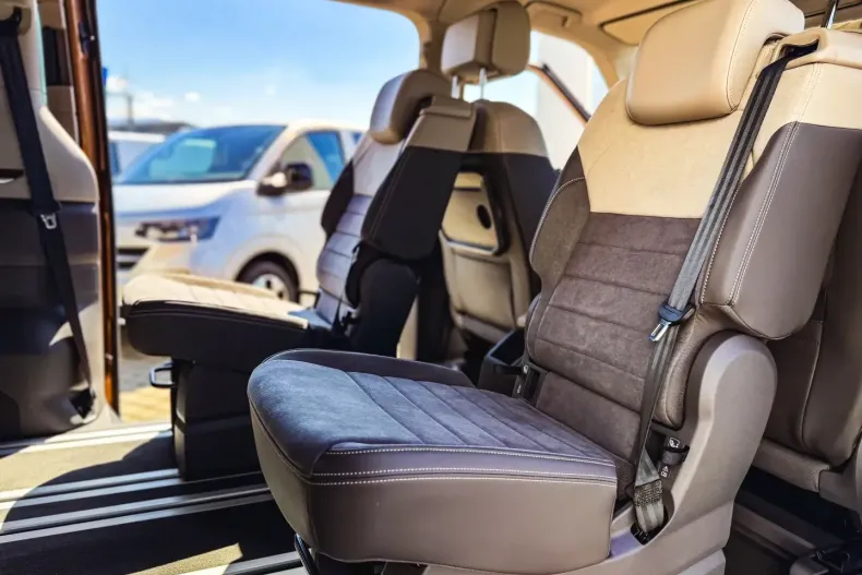 Volkswagen T7 Multivan din 2025 cu 1.250 km - oferta VOL117596 - foto 18