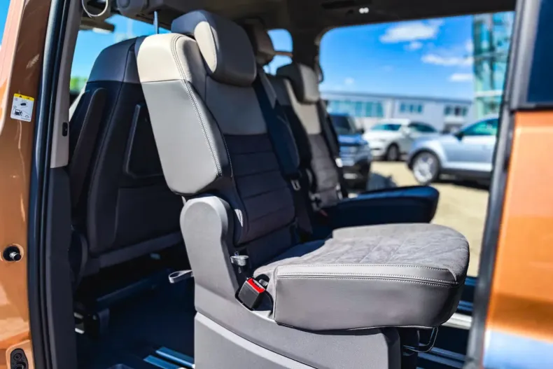 Volkswagen T7 Multivan din 2025 cu 1.250 km - oferta VOL117596 - foto 21