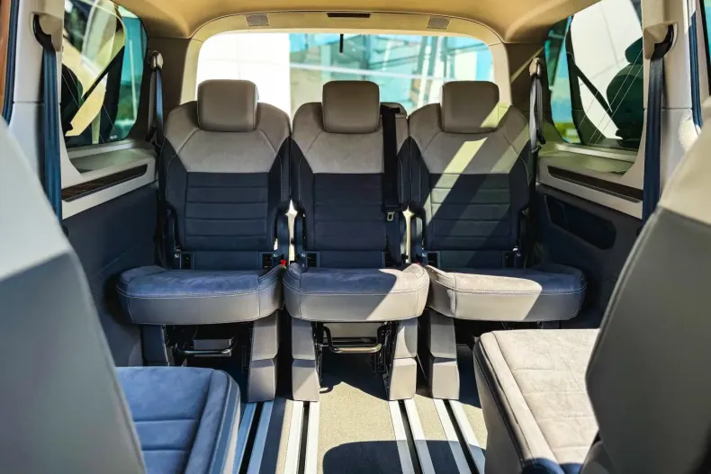 Volkswagen T7 Multivan din 2025 cu 1.250 km - oferta VOL117596 - foto 33