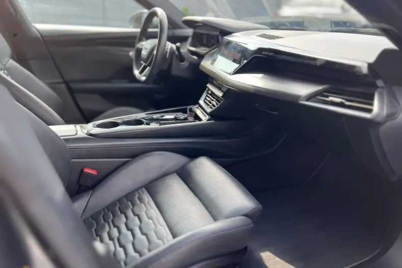 Audi e-tron GT din 2021 cu 56.180 km - oferta AUD117603 - foto 24