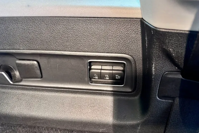 Mercedes-Benz GLE 350 din 2021 cu 99.600 km - oferta MER117609 - foto 36