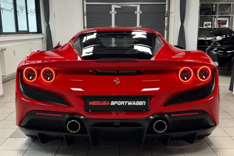Ferrari F8 din 2021 cu 14.500 km - oferta FER117612 - foto 3