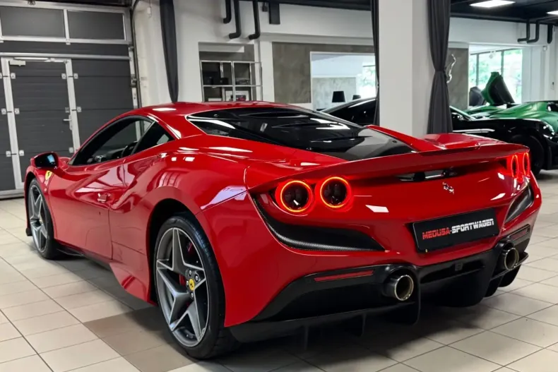 Ferrari F8 din 2021 cu 14.500 km - oferta FER117612 - foto 4
