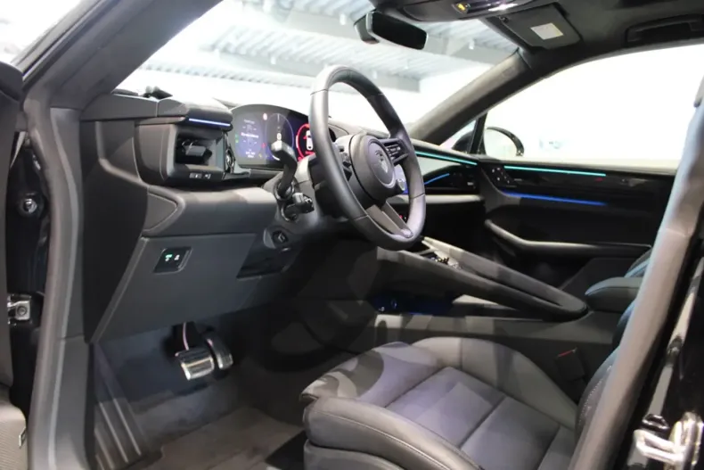 Porsche Macan din 2025 cu 2.500 km - oferta POR117619 - foto 2