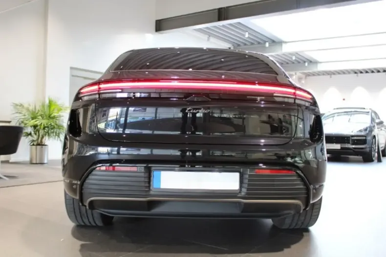 Porsche Macan din 2025 cu 2.500 km - oferta POR117619 - foto 6