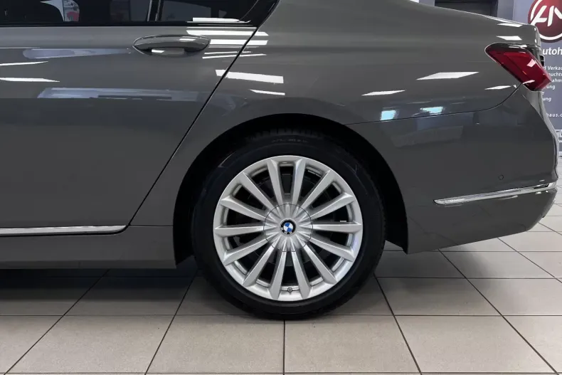 BMW 740 din 2021 cu 148.900 km - oferta BMW117631 - foto 2