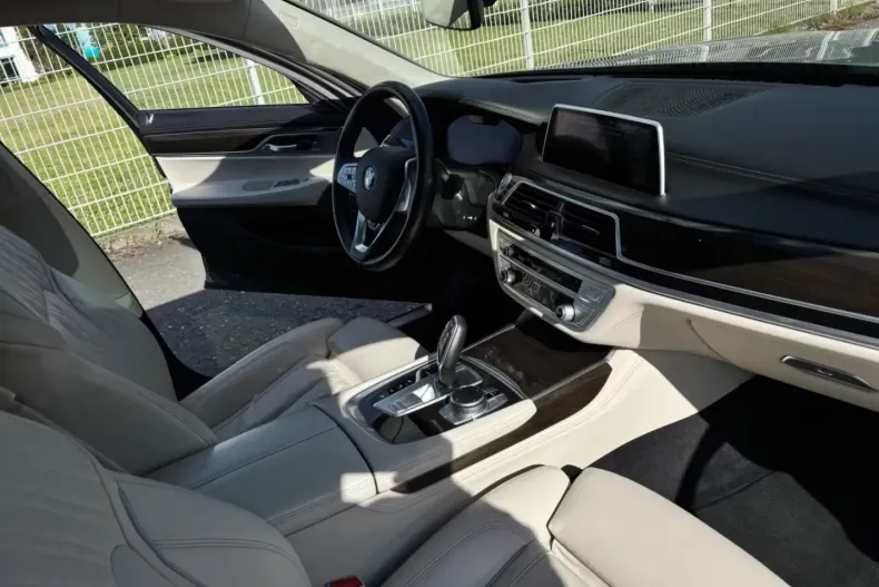 BMW 745 din 2020 cu 147.000 km - oferta BMW117633 - foto 4