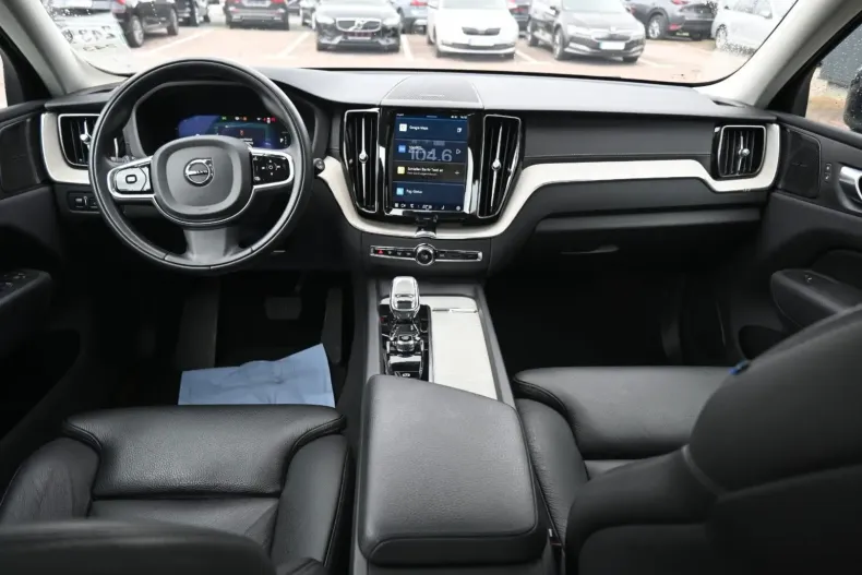 Volvo XC60 din 2022 cu 60.700 km - oferta VOL117635 - foto 11