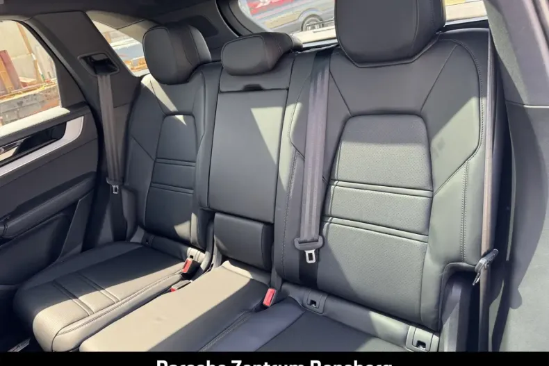 Porsche Cayenne din 2024 cu 7.400 km - oferta POR117638 - foto 30