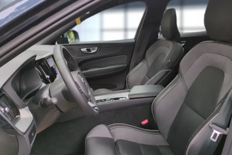 Volvo XC60 din 2023 cu 33.500 km - oferta VOL117643 - foto 9