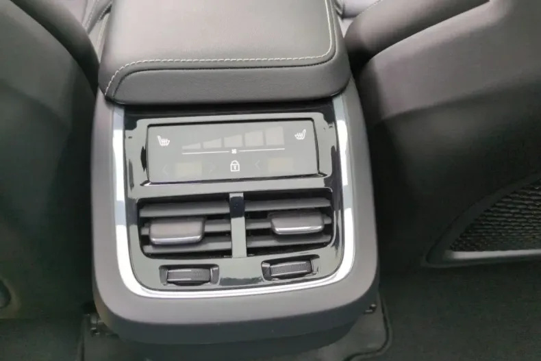 Volvo XC60 din 2023 cu 33.500 km - oferta VOL117643 - foto 21