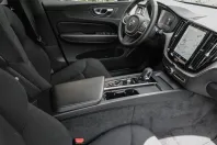 Volvo XC60 din 2022 cu 34.383 km - oferta VOL117644 - foto 4