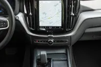 Volvo XC60 din 2022 cu 34.383 km - oferta VOL117644 - foto 8