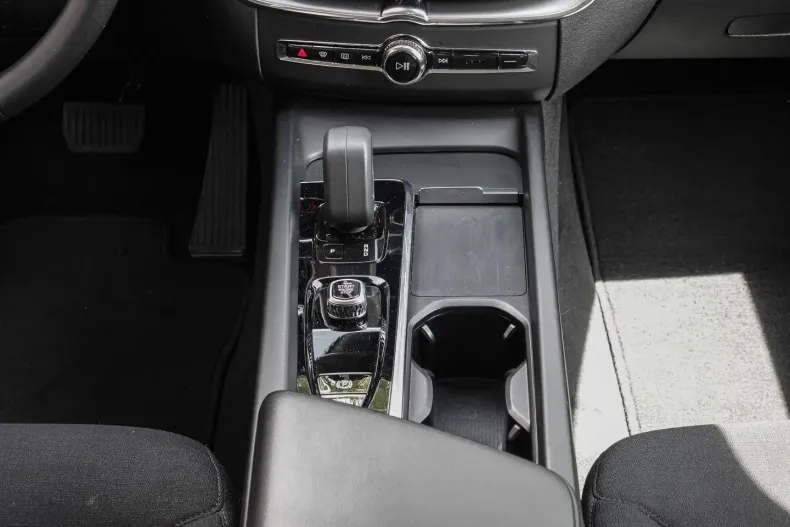 Volvo XC60 din 2022 cu 34.383 km - oferta VOL117644 - foto 10