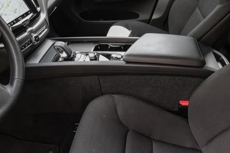 Volvo XC60 din 2022 cu 34.383 km - oferta VOL117644 - foto 12