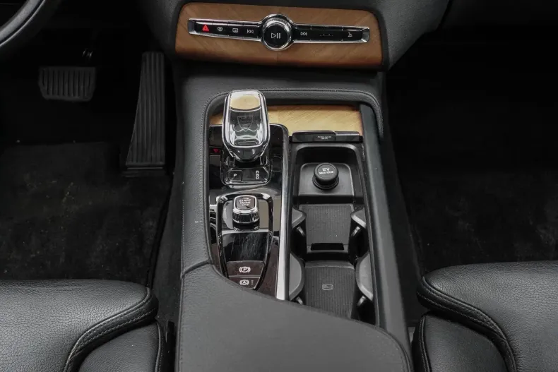 Volvo XC90 din 2022 cu 92.429 km - oferta VOL117645 - foto 10