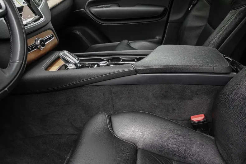 Volvo XC90 din 2022 cu 92.429 km - oferta VOL117645 - foto 12