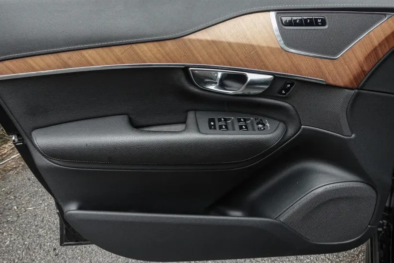 Volvo XC90 din 2022 cu 92.429 km - oferta VOL117645 - foto 13