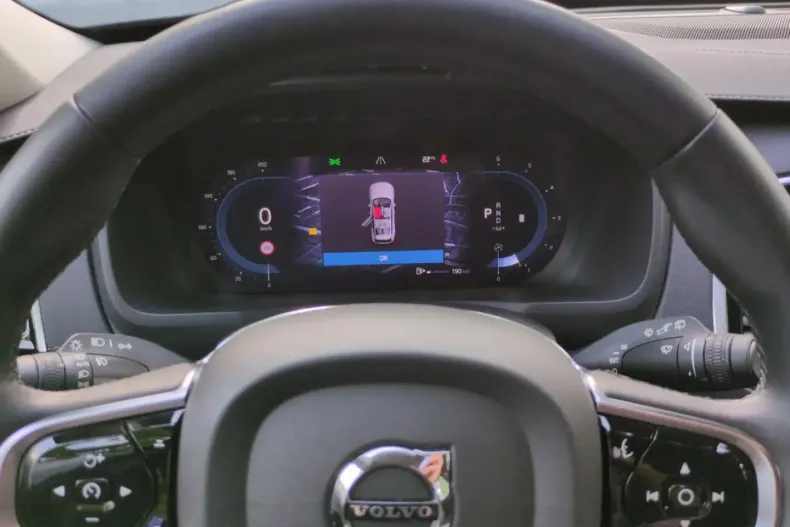 Volvo XC90 din 2023 cu 20.500 km - oferta VOL117646 - foto 11