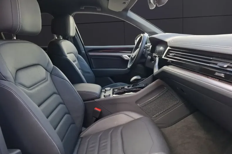 Volkswagen Touareg din 2024 cu 29.500 km - oferta VOL117648 - foto 14