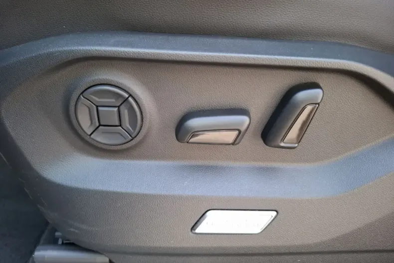 Volkswagen Touareg din 2024 cu 29.500 km - oferta VOL117648 - foto 24