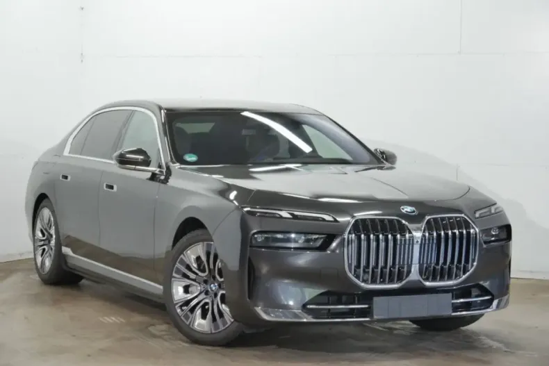 BMW 750 din 2024 cu 46.469 km - oferta BMW117656 - foto 5