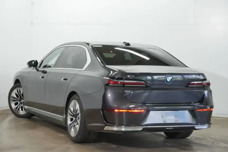 BMW 750 din 2024 cu 46.469 km - oferta BMW117656 - foto 6