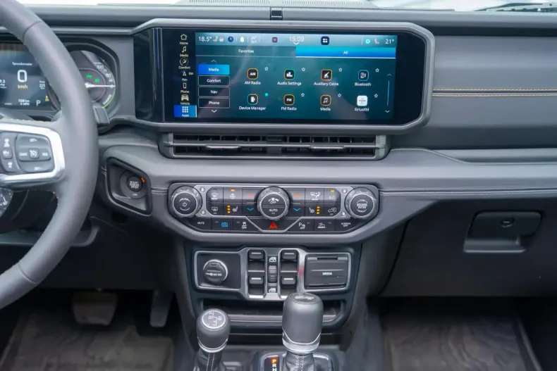 Jeep Wrangler din 2024 cu 7.228 km - oferta JEE117658 - foto 18