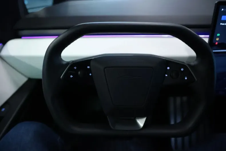 Tesla Cybertruck din 2024 cu 23.000 km - oferta TES117660 - foto 11