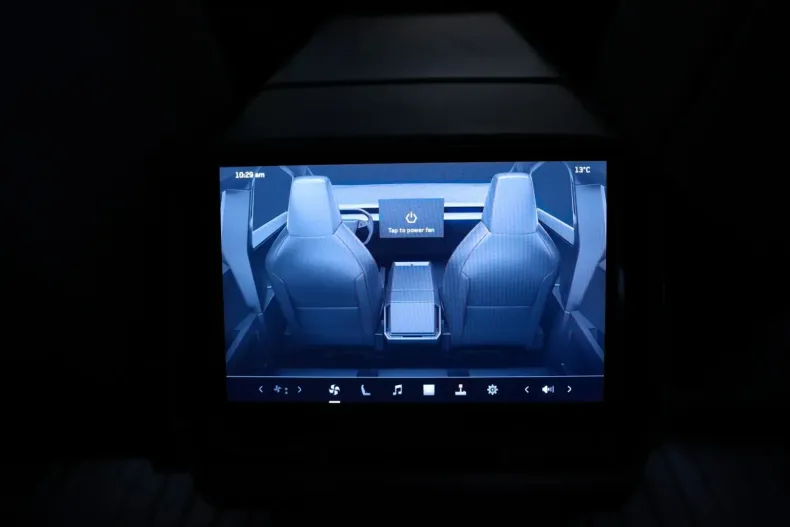 Tesla Cybertruck din 2024 cu 23.000 km - oferta TES117660 - foto 17