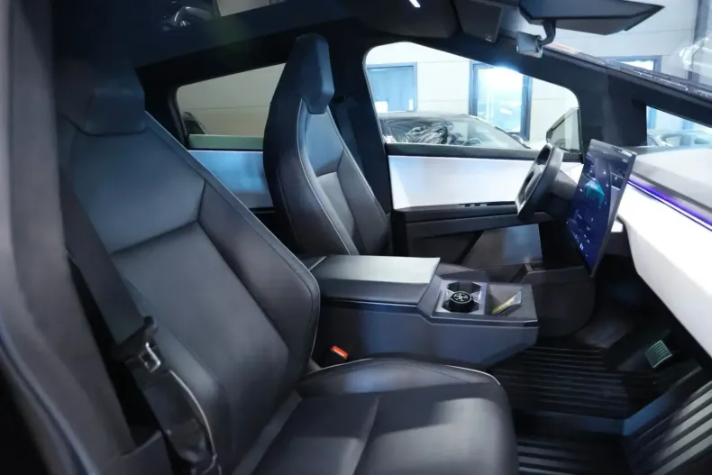 Tesla Cybertruck din 2024 cu 23.000 km - oferta TES117660 - foto 19