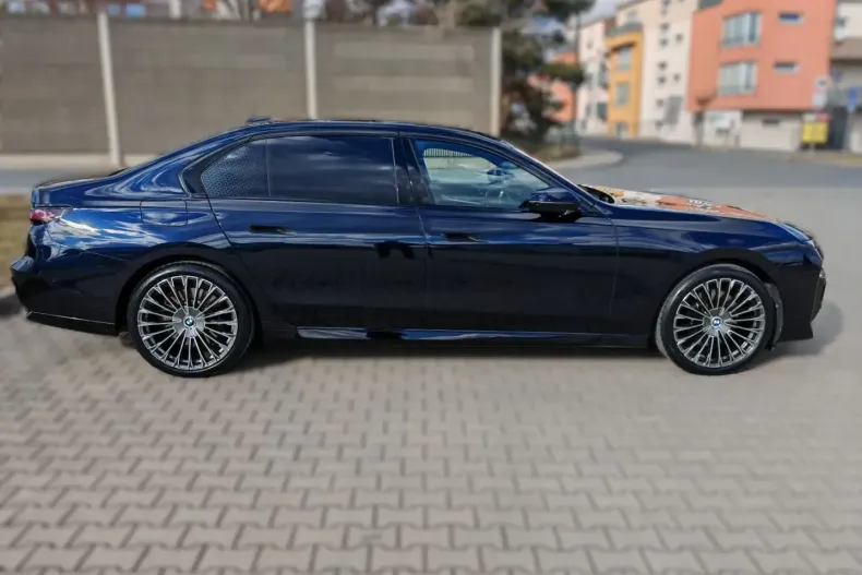 BMW 740 din 2023 cu 35.000 km - oferta BMW117671 - foto 3