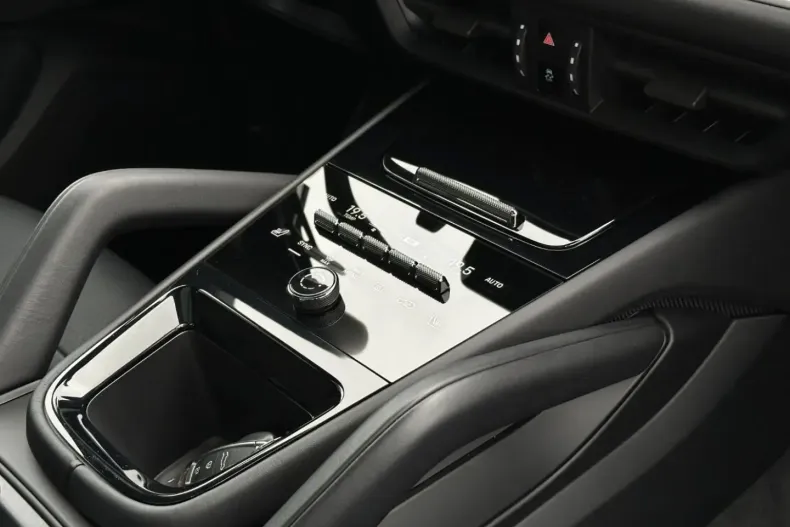 Porsche Cayenne din 2024 cu 24.600 km - oferta POR117672 - foto 11