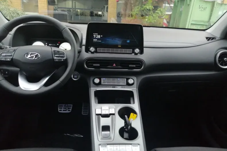 Hyundai KONA din 2023 cu 15.725 km - oferta HYU117676 - foto 8