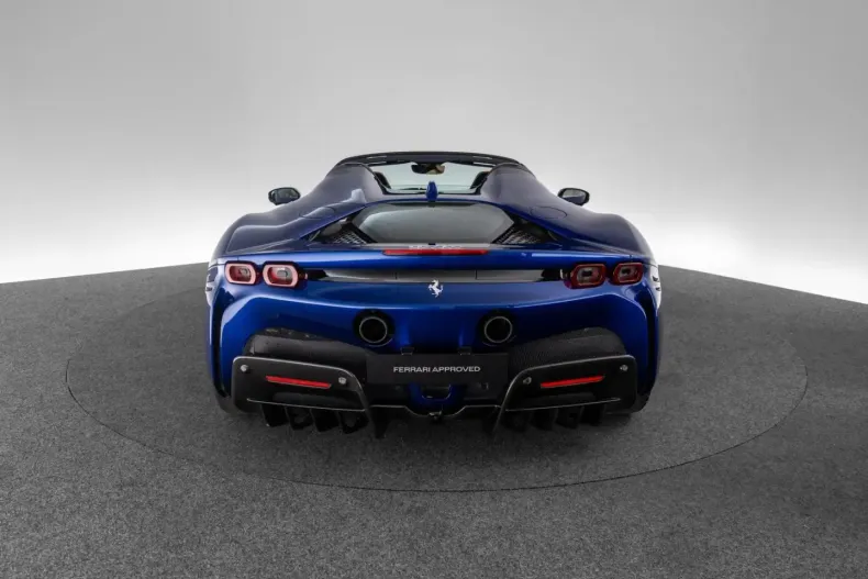 Ferrari SF90 din 2023 cu 2.300 km - oferta FER117679 - foto 7