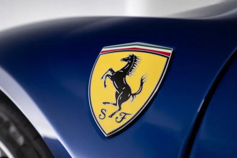 Ferrari SF90 din 2023 cu 2.300 km - oferta FER117679 - foto 17