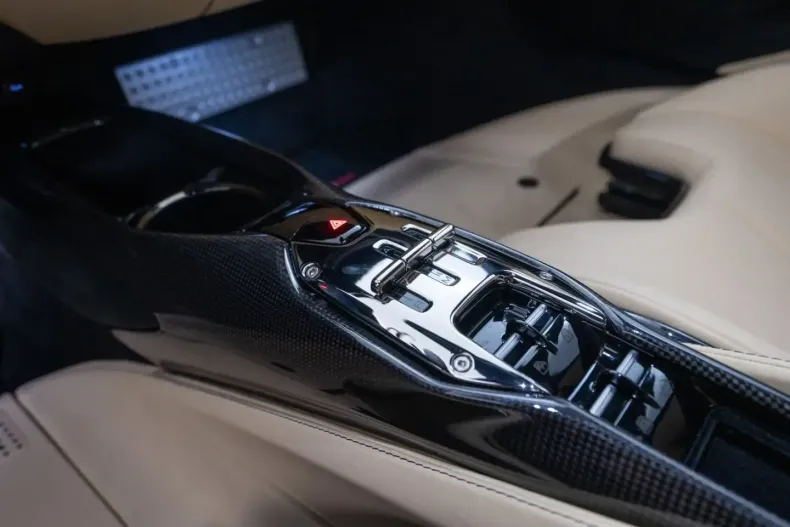 Ferrari SF90 din 2023 cu 2.300 km - oferta FER117679 - foto 23