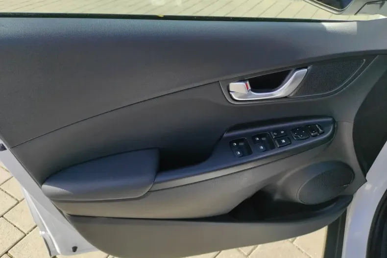 Hyundai KONA din 2023 cu 16.500 km - oferta HYU117680 - foto 11