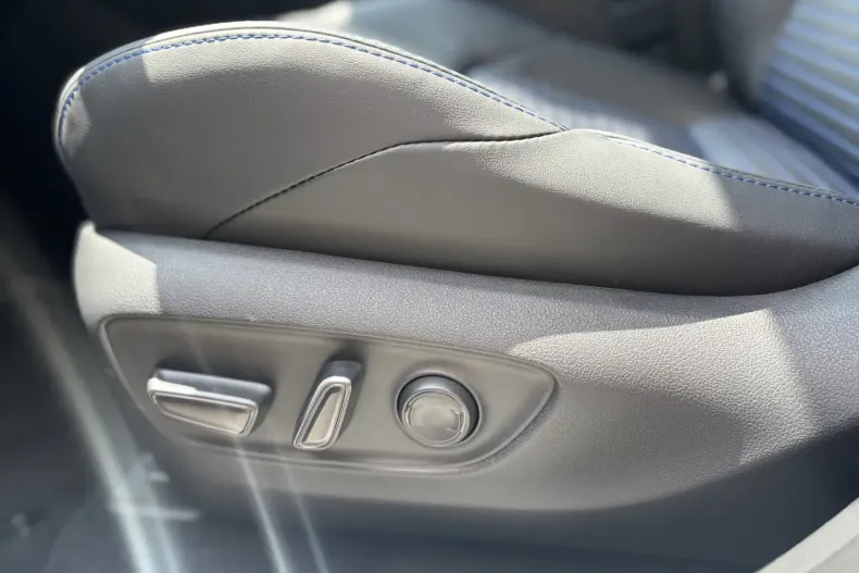 Toyota RAV4 din 2025 cu 600 km - oferta TOY117696 - foto 11