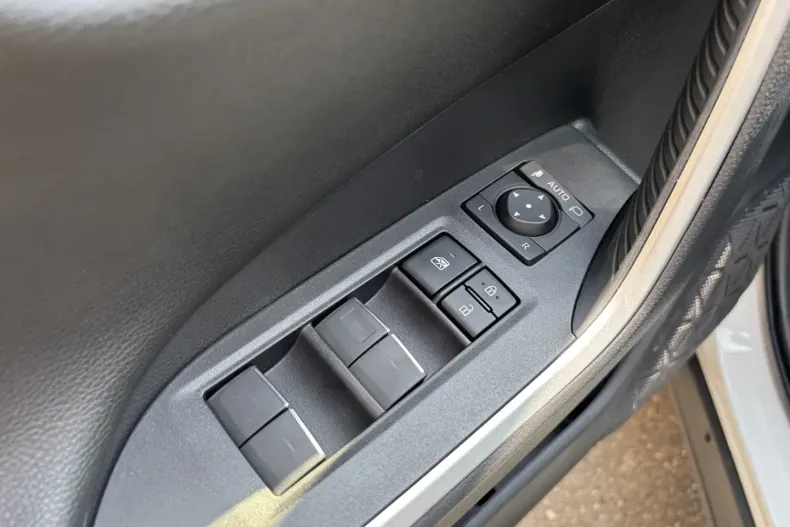 Toyota RAV4 din 2025 cu 600 km - oferta TOY117696 - foto 15