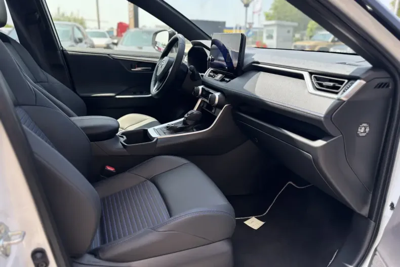 Toyota RAV4 din 2025 cu 600 km - oferta TOY117696 - foto 16