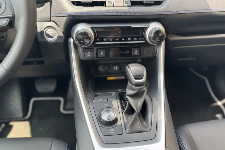 Toyota RAV4 din 2025 cu 600 km - oferta TOY117696 - foto 23