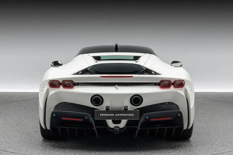 Ferrari SF90 din 2023 cu 2.200 km - oferta FER117702 - foto 5