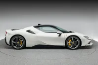 Ferrari SF90 din 2023 cu 2.200 km - oferta FER117702 - foto 7