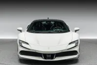 Ferrari SF90 din 2023 cu 2.200 km - oferta FER117702 - foto 9