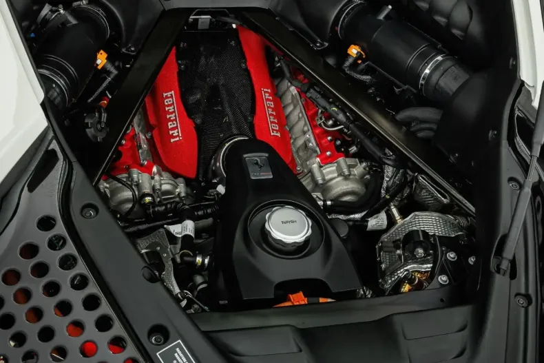 Ferrari SF90 din 2023 cu 2.200 km - oferta FER117702 - foto 22