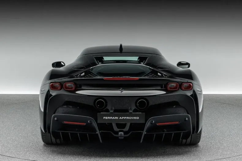 Ferrari SF90 din 2023 cu 2.800 km - oferta FER117705 - foto 4